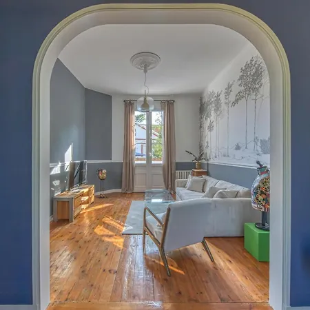 Semesterbostad Historic In With Heated Pool