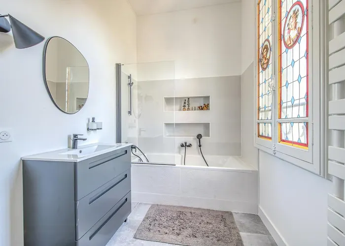 度假居 Historic In With Heated Pool *