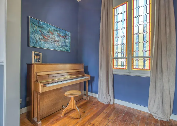 Historic In With Heated Pool 아르카숑