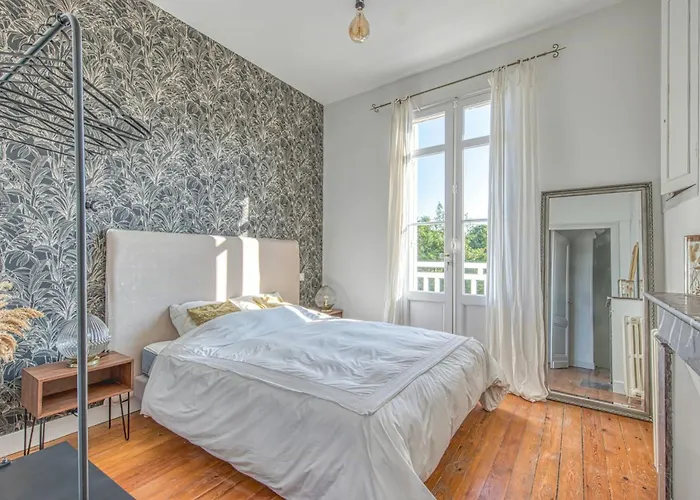 Historic In With Heated Pool